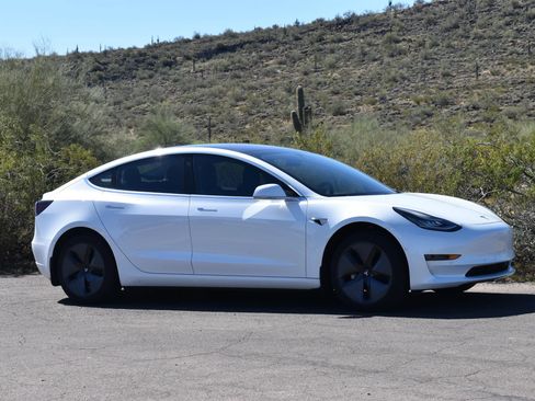 Used 2018 Tesla Model 3 Long Range AWD/4WD image 3