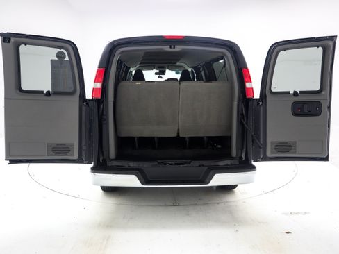 Used 2024 Chevrolet Express 3500 LT w/ LT Preferred Equipment Group RWD image 10