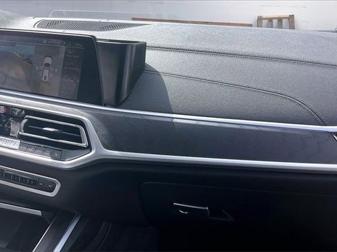 Used 2022 BMW X7 xDrive40i w/ Premium Package image 15