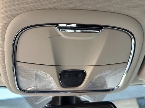 Used 2017 Jeep Cherokee Sport w/ Cold Weather Group FWD image 39