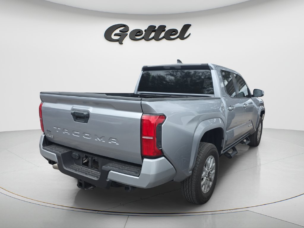 Used 2025 Toyota Tacoma SR5 AWD/4WD image 4