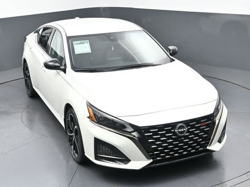 Used 2023 Nissan Altima 2.5 SR image 40