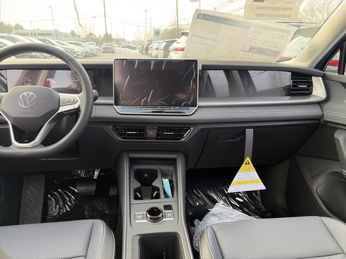 New 2026 Volkswagen Tiguan SE AWD/4WD image 14