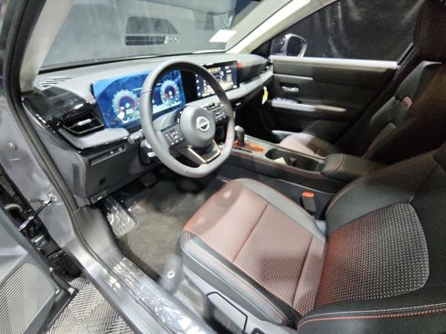 New 2026 Nissan Kicks SR FWD image 33