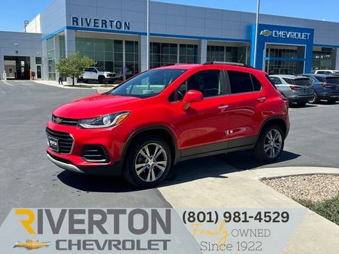 Certified 2020 Chevrolet Trax LT w/ LT Convenience Package AWD/4WD image 1