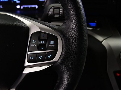 Used 2023 Ford Explorer XLT image 21