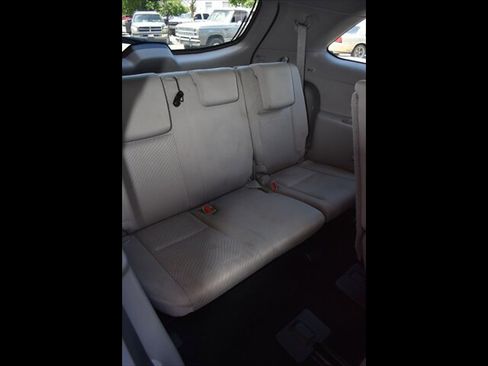 Used 2018 Toyota Highlander LE FWD image 30