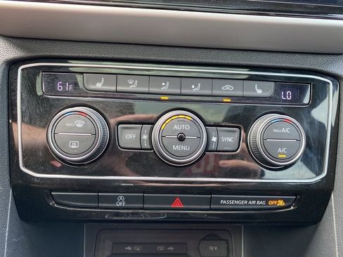 Used 2023 Volkswagen Atlas Cross Sport SE w/ Panoramic Sunroof Package image 24