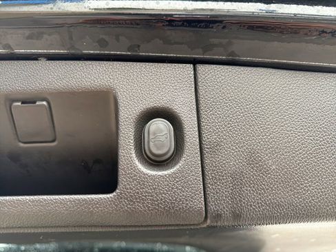 Used 2017 Chevrolet Tahoe Premier RWD image 15