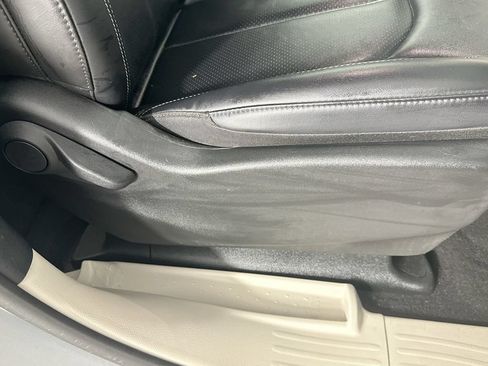 Used 2024 Chrysler Pacifica Touring-L FWD image 22