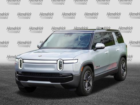 Used 2025 Rivian R1S Adventure AWD/4WD image 5