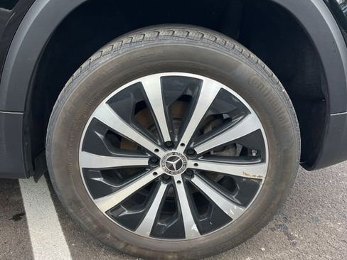 Certified 2023 Mercedes-Benz GLB 250 4MATIC image 9
