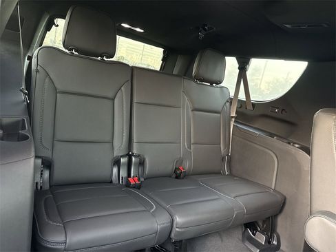 Used 2023 GMC Yukon XL Denali image 23