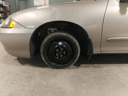 Used 2004 Chevrolet Cavalier Sedan w/ Preferred Equipment Group FWD image 11