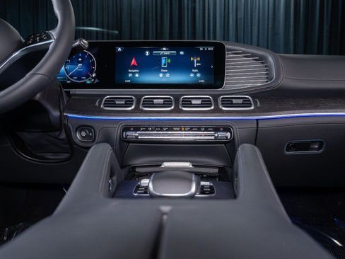 New 2026 Mercedes-Benz Maybach GLS 600 4MATIC image 22