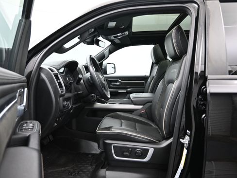 Used 2023 RAM 1500 Laramie AWD/4WD image 9