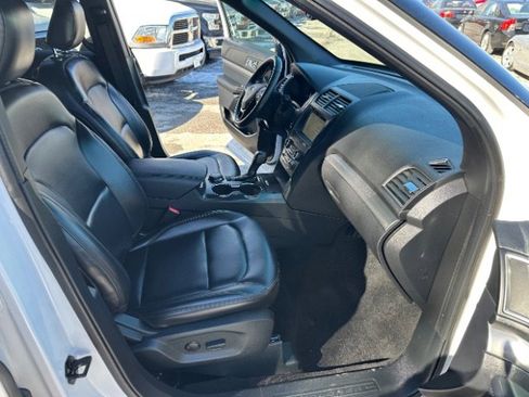 Used 2019 Ford Explorer XLT w/ Equipment Group 202A image 37