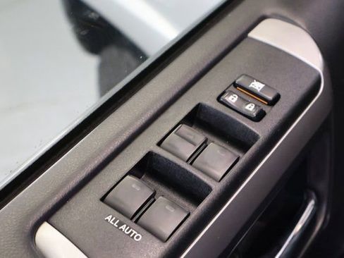 Used 2020 Toyota 4Runner SR5 Premium image 8