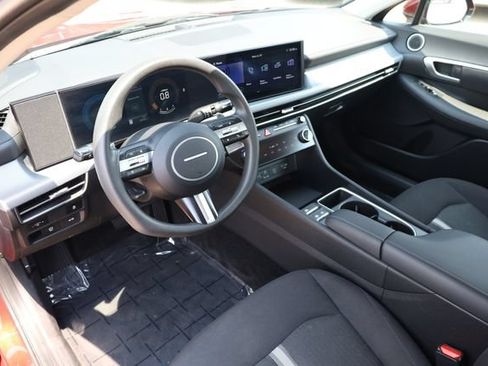 Used 2025 Hyundai Sonata SEL FWD image 12