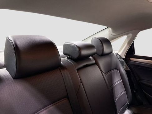 Used 2021 Volkswagen Passat 2.0T SE image 29