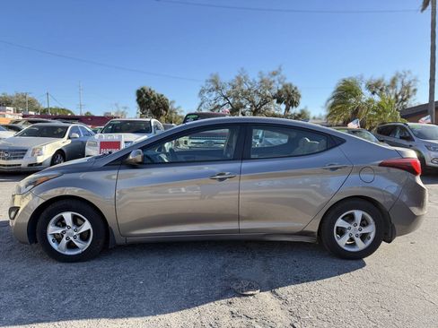 Used 2015 Hyundai Elantra SE FWD image 4