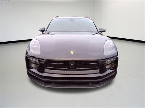 Used 2023 Porsche Macan S image 8