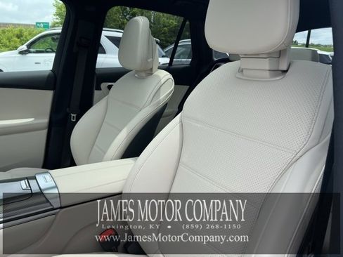 Certified 2025 Mercedes-Benz GLC 300 4MATIC image 13