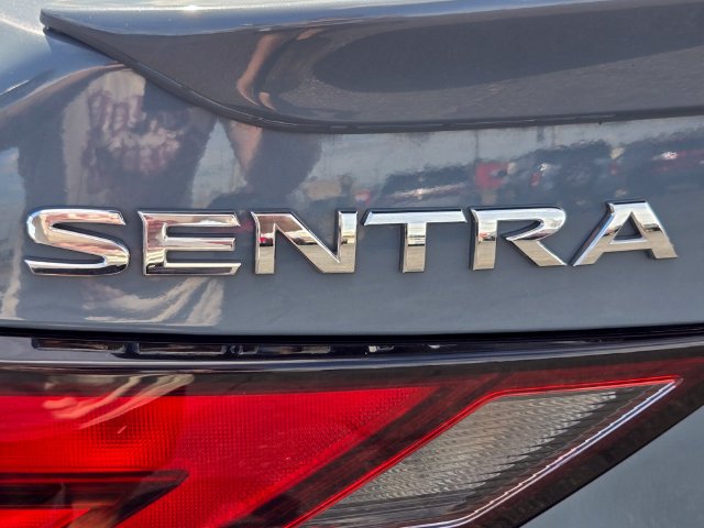 Used 2025 Nissan Sentra SR w/ SR Premium Package FWD image 17