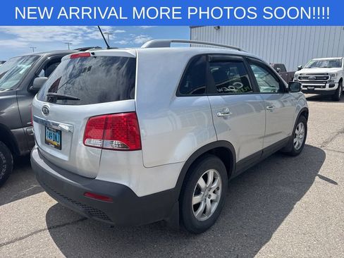 Used 2013 Kia Sorento LX AWD/4WD image 5