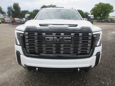 New 2026 GMC Sierra 3500 Denali Ultimate AWD/4WD image 11