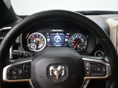 Used 2019 RAM 1500 Laramie AWD/4WD image 10
