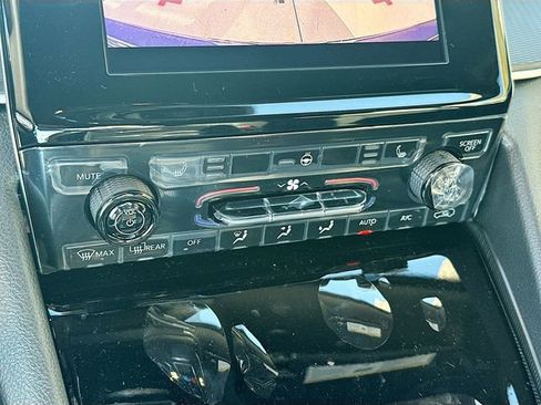 New 2025 Jeep Grand Cherokee Altitude image 16