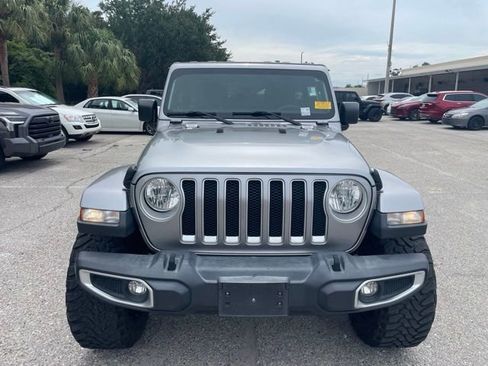 Used 2019 Jeep Wrangler Unlimited Sahara AWD/4WD image 6