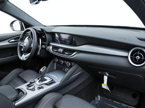 New 2025 Alfa Romeo Stelvio Sprint w/ Veloce Package AWD/4WD image 9