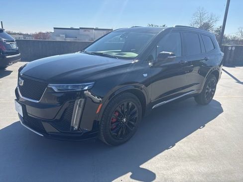 Certified 2025 Cadillac XT6 Sport w/ Platinum Package image 1