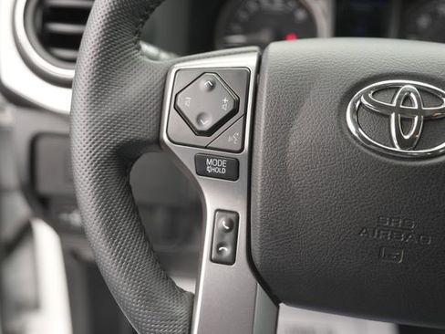 Used 2020 Toyota Tacoma SR5 image 22