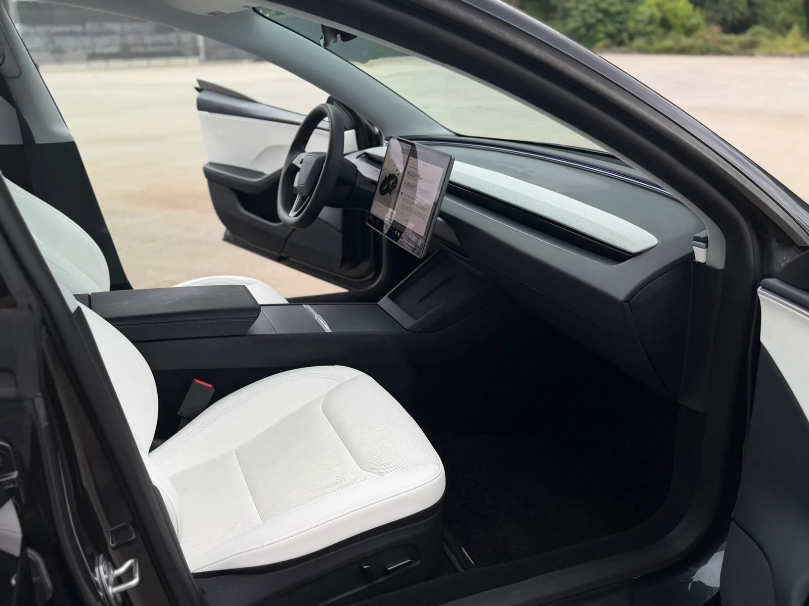 Used 2025 Tesla Model 3 Long Range RWD image 23