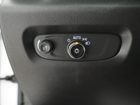 Used 2023 Chevrolet Traverse RS FWD image 14