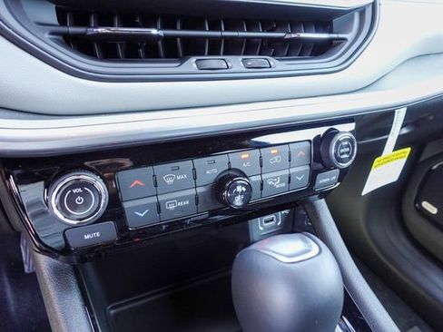 New 2025 Jeep Compass Limited w/ Elite Group image 21