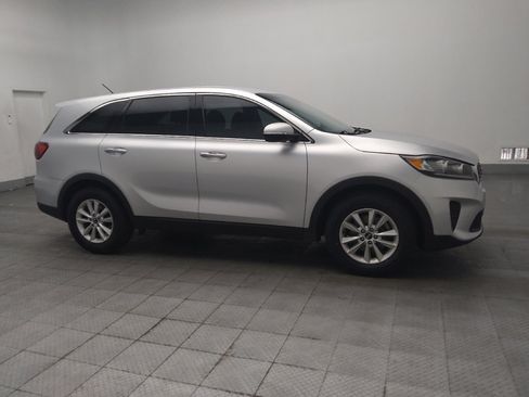Used 2019 Kia Sorento FWD V6 image 11