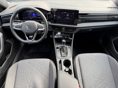 Used 2025 Volkswagen Jetta Sport image 24