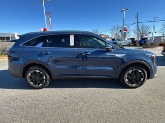 Certified 2025 Kia Sorento S w/ Panoramic Sunroof Package FWD video 2