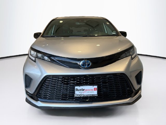 Certified 2025 Toyota Sienna XSE AWD/4WD image 2