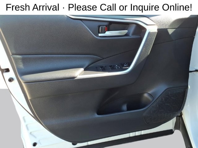 Used 2025 Toyota RAV4 XLE AWD/4WD image 10