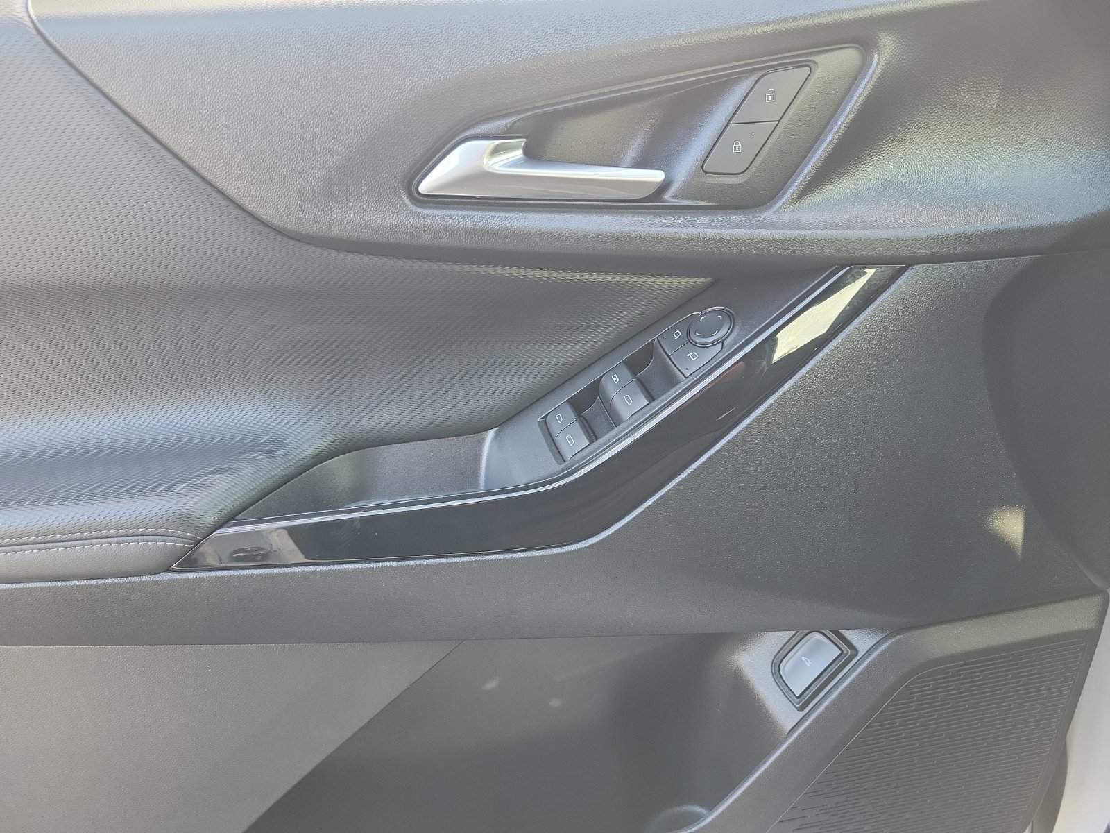 Used 2025 Chevrolet Equinox LT w/ Convenience Package II FWD image 19