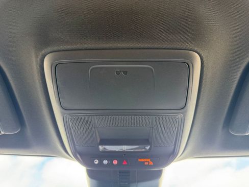 Used 2025 Buick Enclave Preferred FWD image 19