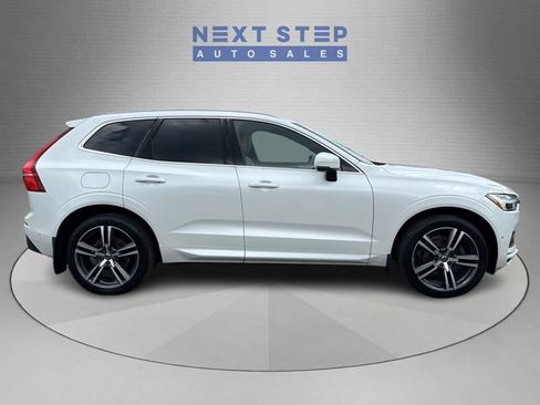 Used 2019 Volvo XC60 T5 Momentum w/ Multimedia Package AWD/4WD image 9