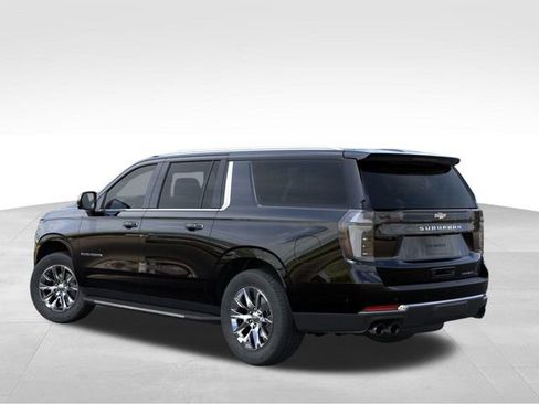 New 2026 Chevrolet Suburban Premier image 3