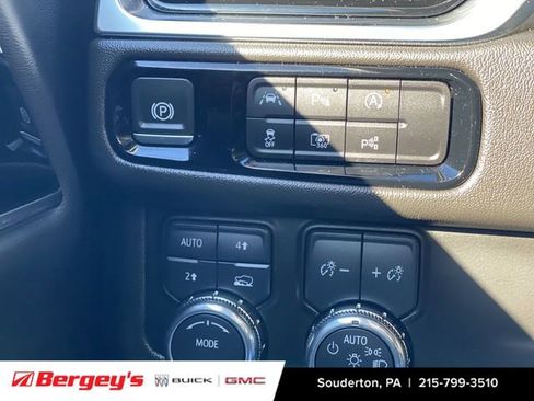 Certified 2025 GMC Yukon XL Denali image 21