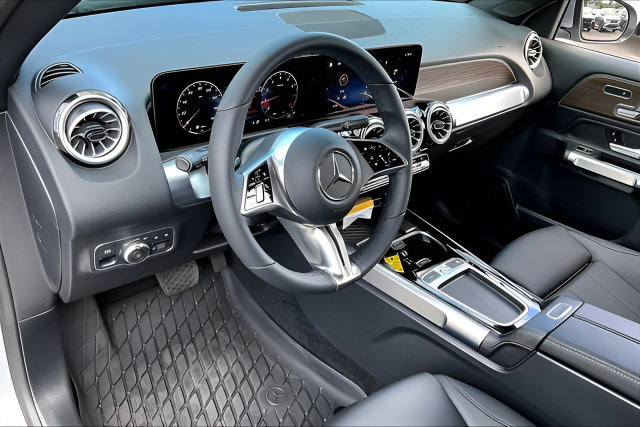 Certified 2026 Mercedes-Benz GLB 250 4MATIC image 14